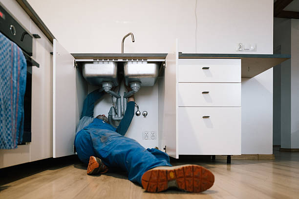 Professional Plumbing technician working in Clifton, TX